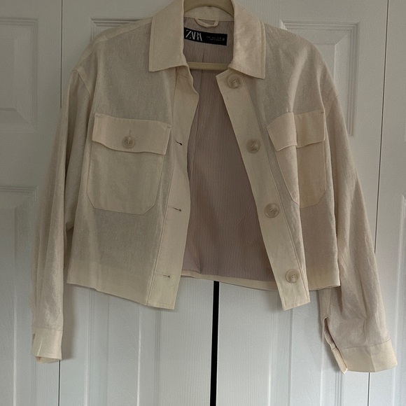 Zara Jackets & Blazers - Zara Cream Cropped Button-Front Shirt Jacket